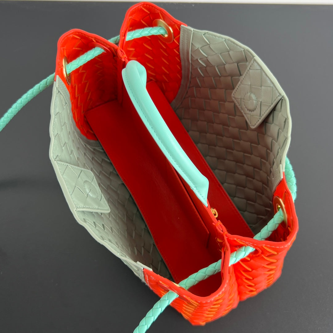 BOTTEGA VENETA EAST WEST ANDIAMO BAG 29 IN ORANGE AND LIGHT GREEN CALFSKIN