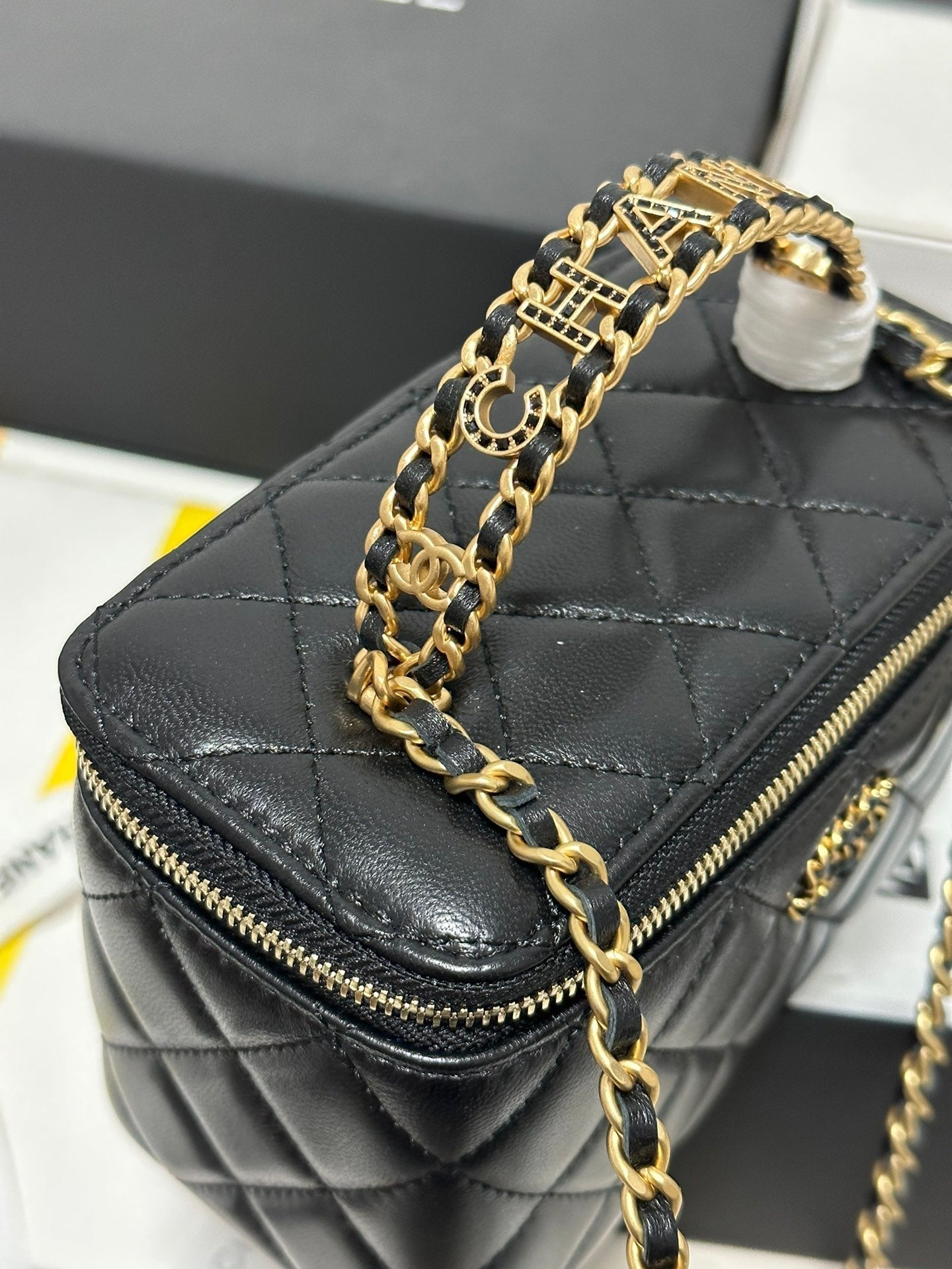 CHANEL 18 CLUTCH BAG IN BLACK CALFSKIN GOLD HARDWARE